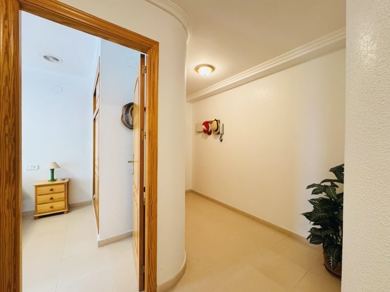 Appartement mit 4 Schlafzimmern und 2 Bädern in 1. Strandlinie