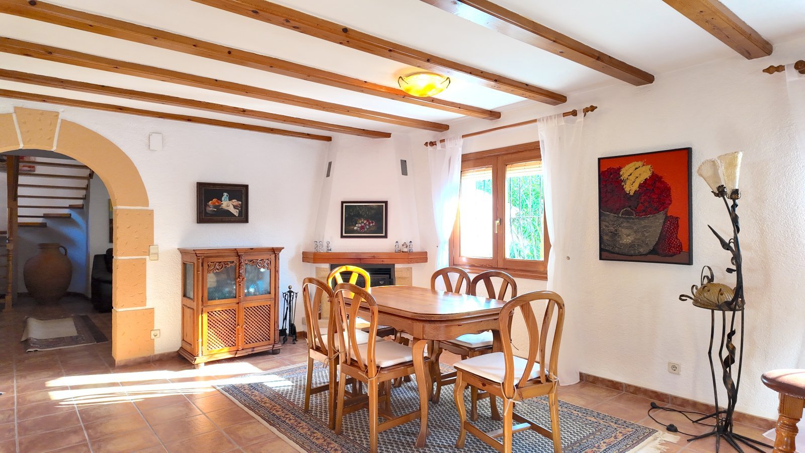 Top gepflegte Villa mit großem Eckgrundstück und separatem Turmappartement und vielen Extras