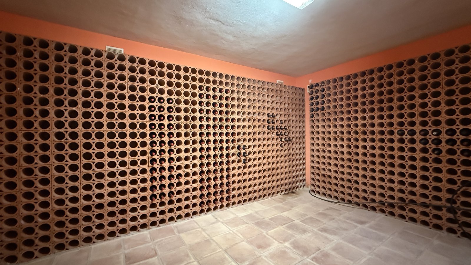 Exklusive Villa im mediterranen Stil, die Luxus, Energieeffizienz und hochwertige Materialien vereint