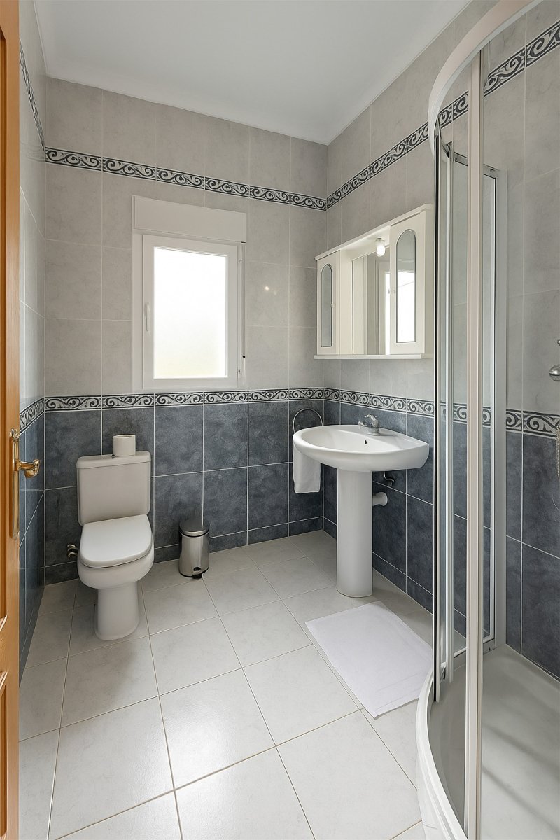 Villa in La Sella mit 4 Schlafzimmern, 4 Bädern, Touristenlizenz sowie Golf- und Meerblick