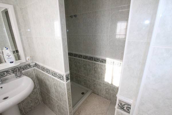 Schöne Villa mit großem privatem Pool und beeindruckendem Blick über die Küste