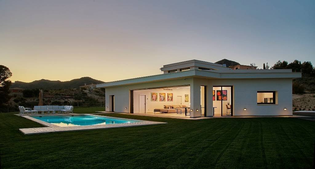 Muchamiel: Moderne Luxusvilla mit 4 Schlafzimmern, 4 Bädern, Privatpool und atemberaubendem Ausblick 