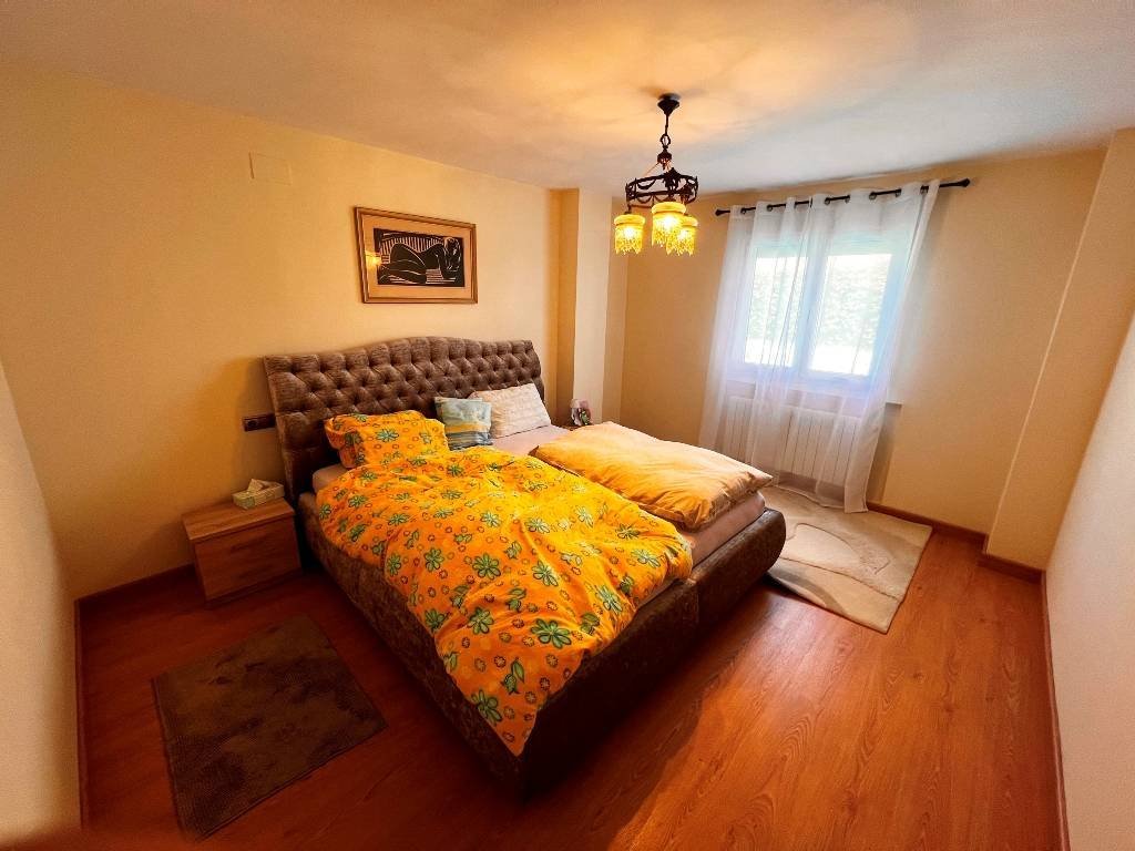 Villa mit 6 Schlafzimmern, 5 Bädern und Privatpool nur 5 Minuten vom Stadtzentrum