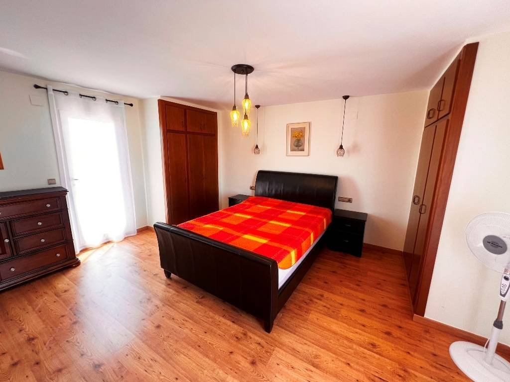 Villa mit 6 Schlafzimmern, 5 Bädern und Privatpool nur 5 Minuten vom Stadtzentrum