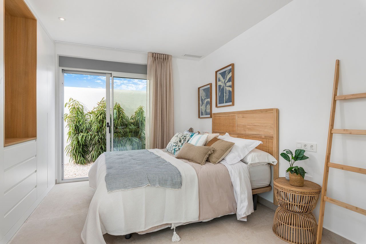 Eingeschossige Villen mit 3 Schlafzimmern, 2 Bädern, Vorinstallation Klimaanlage und Privatpool am Golfplatz von La Serena Golf