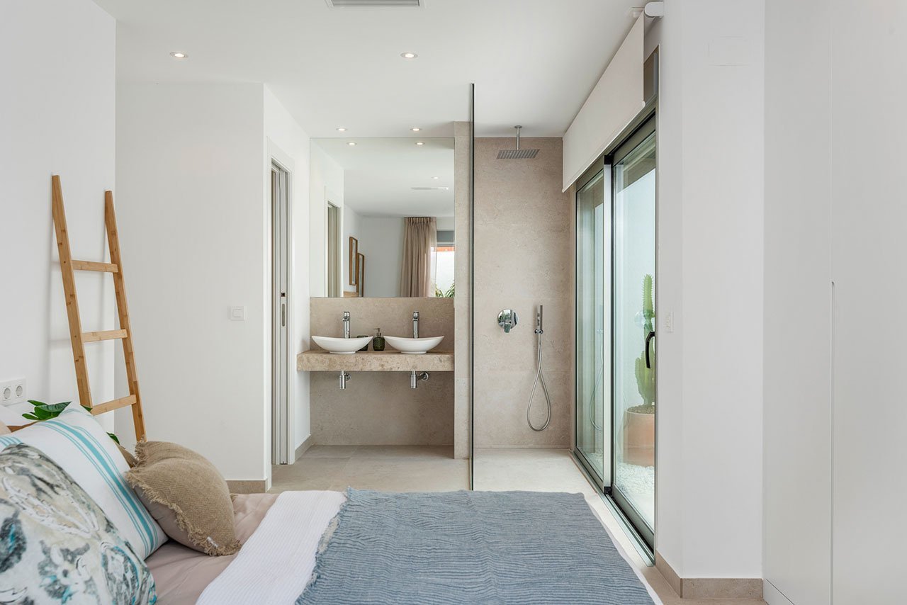 Eingeschossige Villen mit 3 Schlafzimmern, 2 Bädern, Vorinstallation Klimaanlage und Privatpool am Golfplatz von La Serena Golf